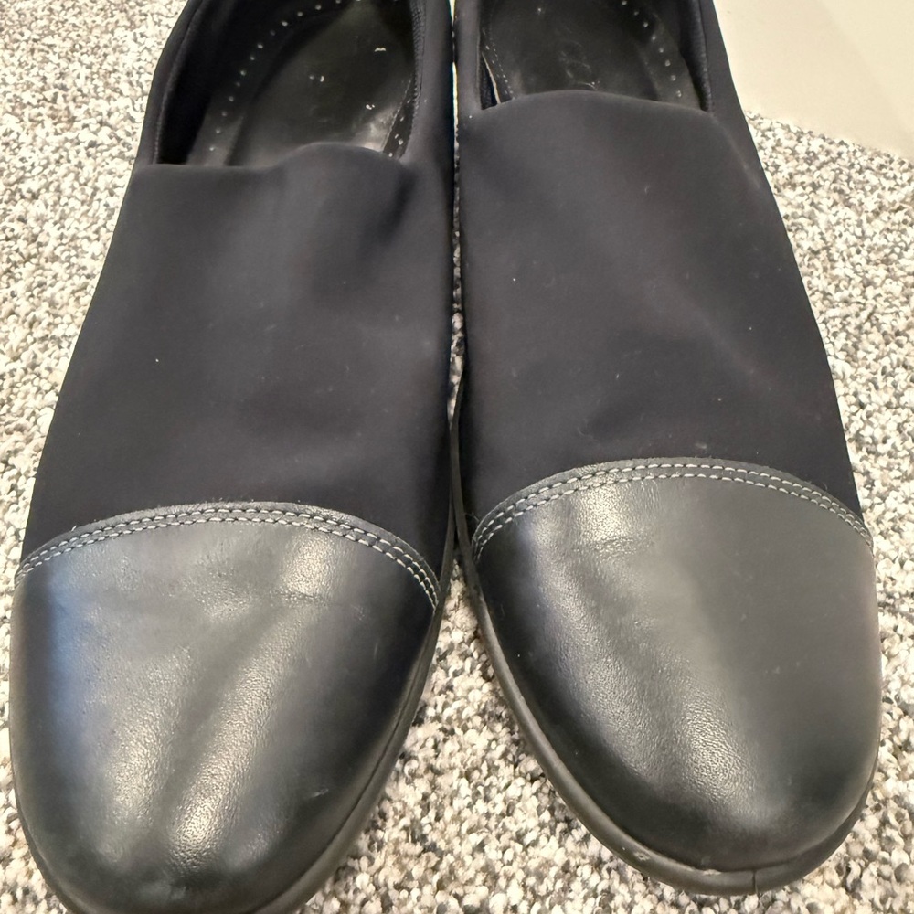 Ecco Women's Black Goretex Waterproof Slip-On Loafer Shoes Size 11-11 1/2. - Picture 3 of 10